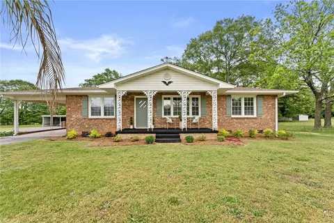 712 Lewis Dr, Belton, SC 29627