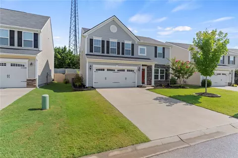 208 Sandusky Ln, Simpsonville, SC 29680