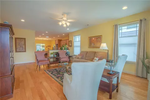 237 Henrydale Dr, Easley, SC 29642 photo 6