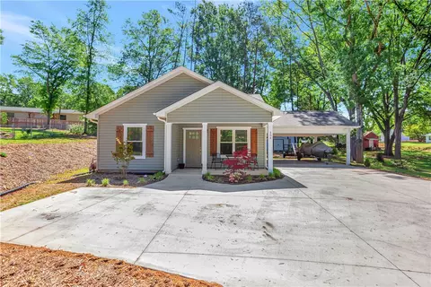 304 N Pine St, Walhalla, SC 29691