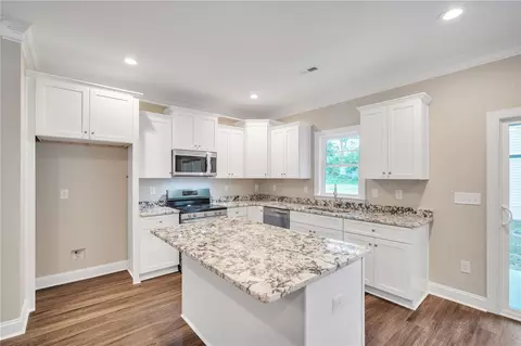 415 Thompson St, Pendleton, SC 29670 photo 8