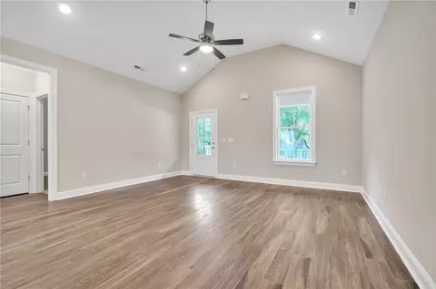 415 Thompson St, Pendleton, SC 29670 photo 6