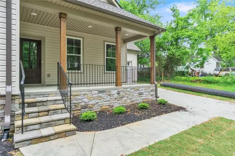 417 Thompson St, Pendleton, SC 29670 photo 3