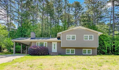 325 Arphenia Dr, West Union, SC 29696