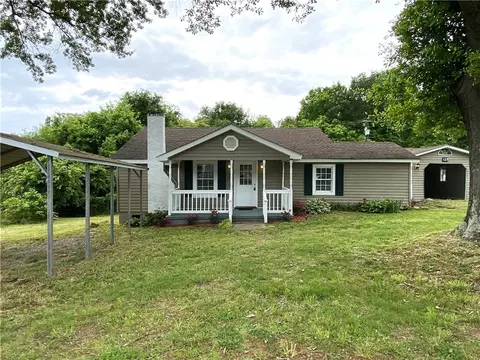 129 Christopher St, Duncan, SC 29334 photo 2