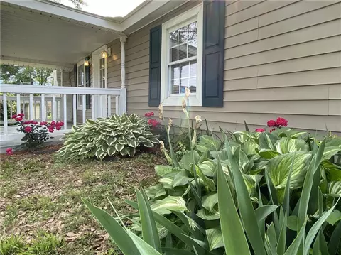 129 Christopher St, Duncan, SC 29334 photo 3