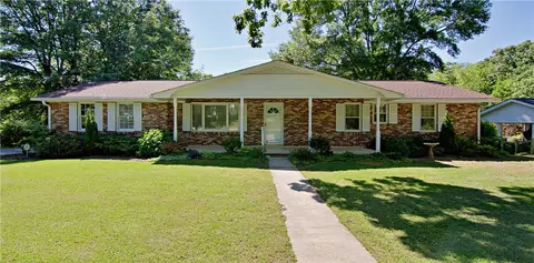 303 Lucky St, Westminster, SC 29693