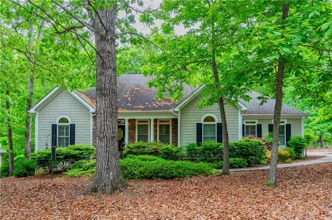 906 Shadow Oaks Dr, Seneca, SC 29672