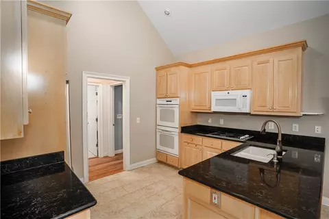 906 Shadow Oaks Dr, Seneca, SC 29672 photo 11