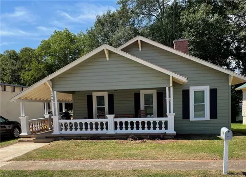 209 N Fairplay St, Seneca, SC 29678
