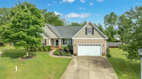 406 Eckley Ct, Greer, SC 29651
