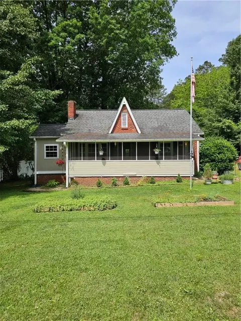 1415 Pickens Hwy, Walhalla, SC 29691