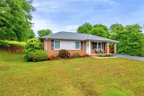 904 Andover Way, Walhalla, SC 29691 photo 3