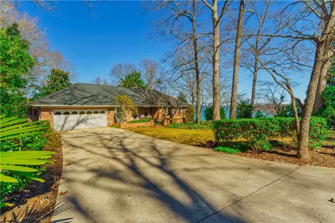113 Coolview Dr, Seneca, SC 29672 photo 4
