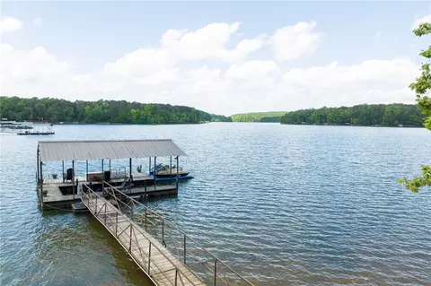 229 Lake View Ct, Lavonia, GA 30553