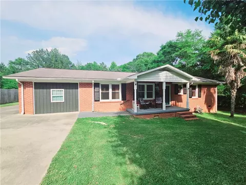 10 Frederick Rd, Ware Shoals, SC 29692