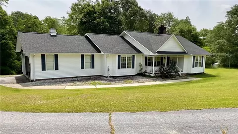 870 Pickett Post Rd, Walhalla, SC 29691