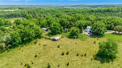359 Earle Rd, Central, SC 29630 photo 3