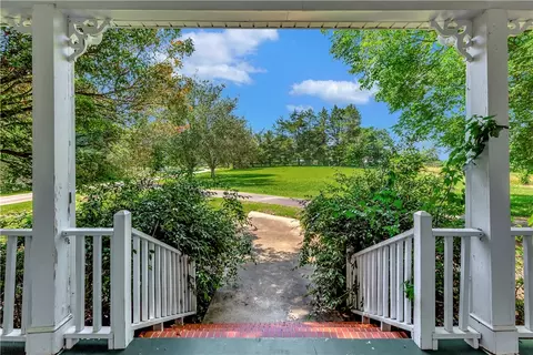 359 Earle Rd, Central, SC 29630 photo 7