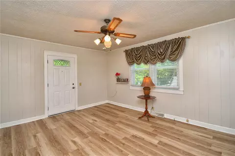 112 Cobb St, Easley, SC 29640 photo 6
