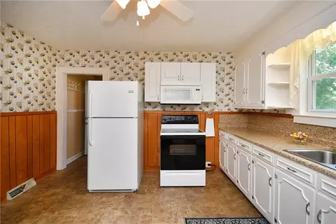 112 Cobb St, Easley, SC 29640 photo 11