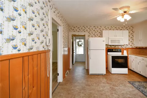112 Cobb St, Easley, SC 29640 photo 8