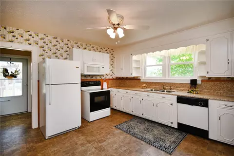 112 Cobb St, Easley, SC 29640 photo 9