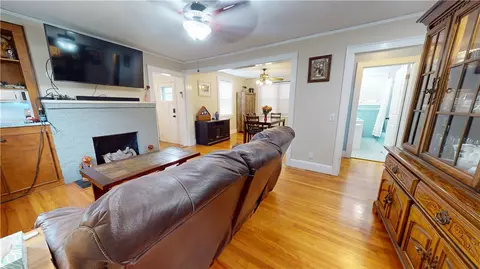 206 E 3rd Ave, Easley, SC 29640 photo 2