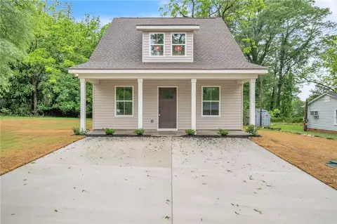 302 Green St, Belton, SC 29627
