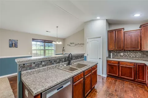 313 Midland Dr, Easley, SC 29640 photo 5