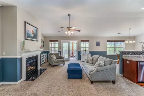 313 Midland Dr, Easley, SC 29640 photo 4