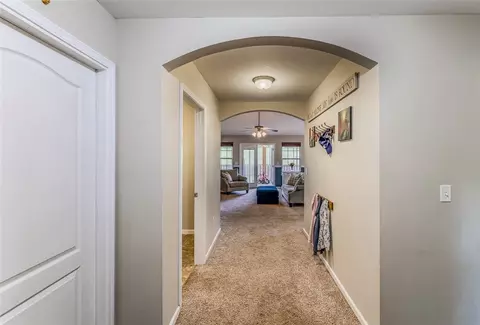 313 Midland Dr, Easley, SC 29640 photo 3
