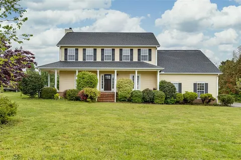 204 Saddlebred Dr, Pelzer, SC 29669