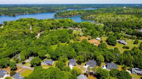 206 Lake Forest Cir, Anderson, SC 29625