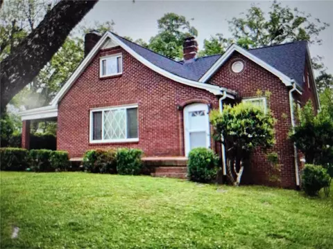 413 Retreat St, Westminster, SC 29693