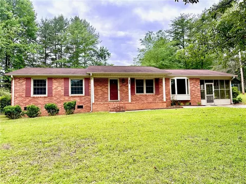 270 W Main St, Salem, SC 29676