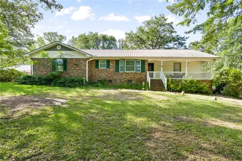 400 S Green St, Williamston, SC 29697