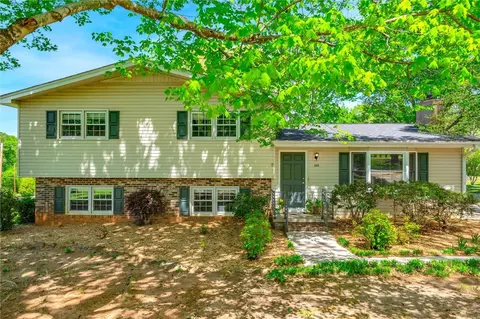 105 Meadow Ln, Liberty, SC 29657