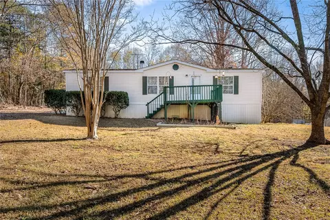 509 Farmer St, Starr, SC 29684