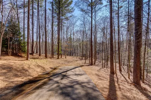114 Creek Shore Dr, Salem, SC 29676