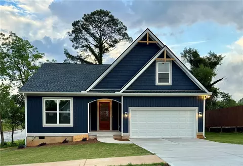 603 S Depot St, Seneca, SC 29678