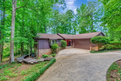 205 Apollo Dr, Seneca, SC 29672