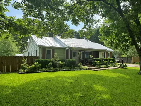 130 Vickery St, Hartwell, GA 30643