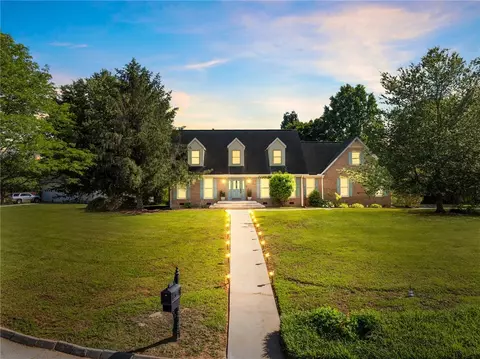102 Jala Lake End End, Easley, SC 29642