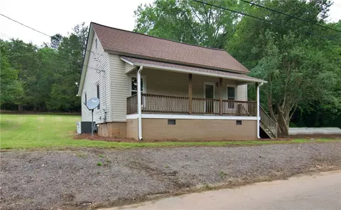 204 Aiken St, Central, SC 29630 photo 2