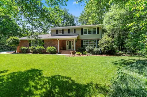 1300 Stonehurst Dr, Anderson, SC 29621 photo 2
