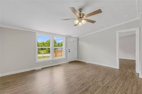 202 Jalan Dr, Williamston, SC 29697 photo 8