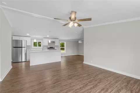 202 Jalan Dr, Williamston, SC 29697 photo 6