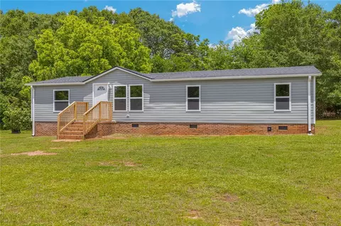 202 Jalan Dr, Williamston, SC 29697 photo 3