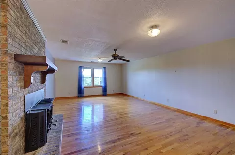 Living - 245 Stephens Rd, Pickens, SC 29671 photo 6 of 9